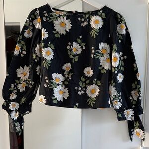 Forever 21 Floral Black Women's Top
